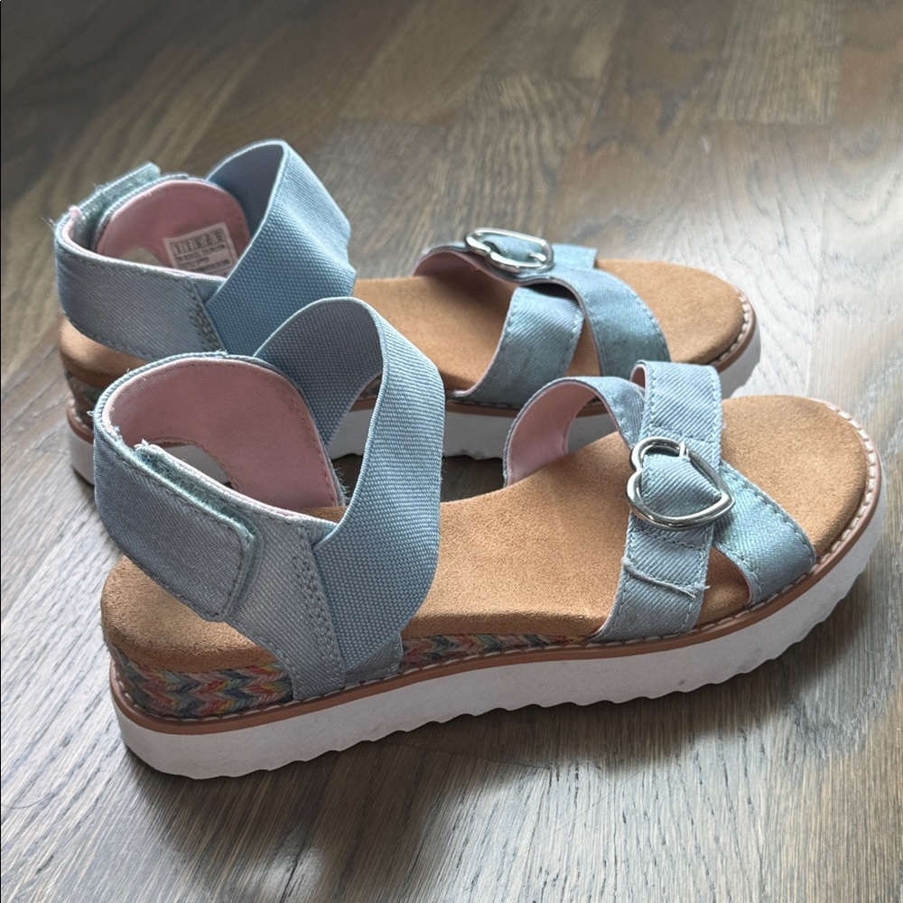 Skechers Light Blue Sandals with Heart Buckle girls size 3